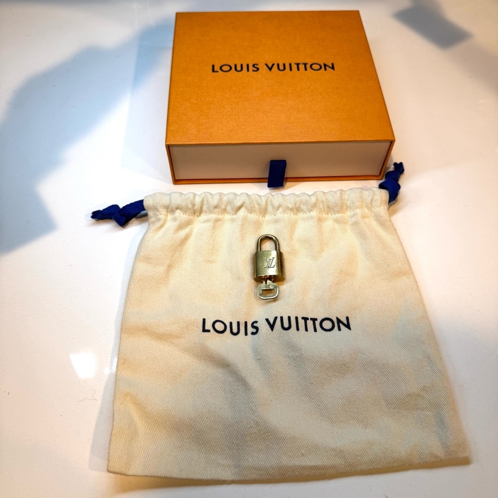 Louis Vuitton Lock & Key #311 - Picture 2 of 6